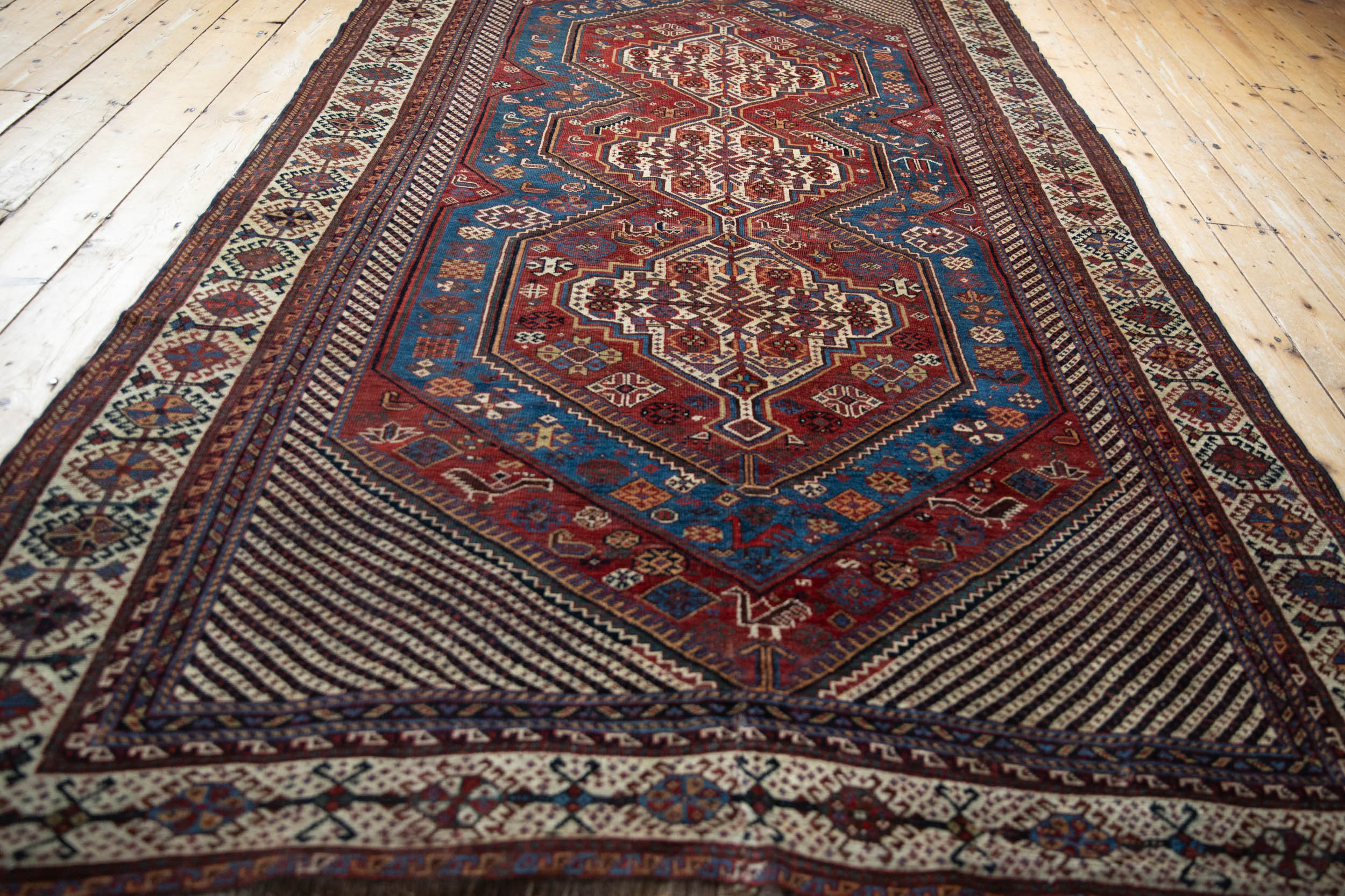 5.5x10 Antique Qashqai Carpet