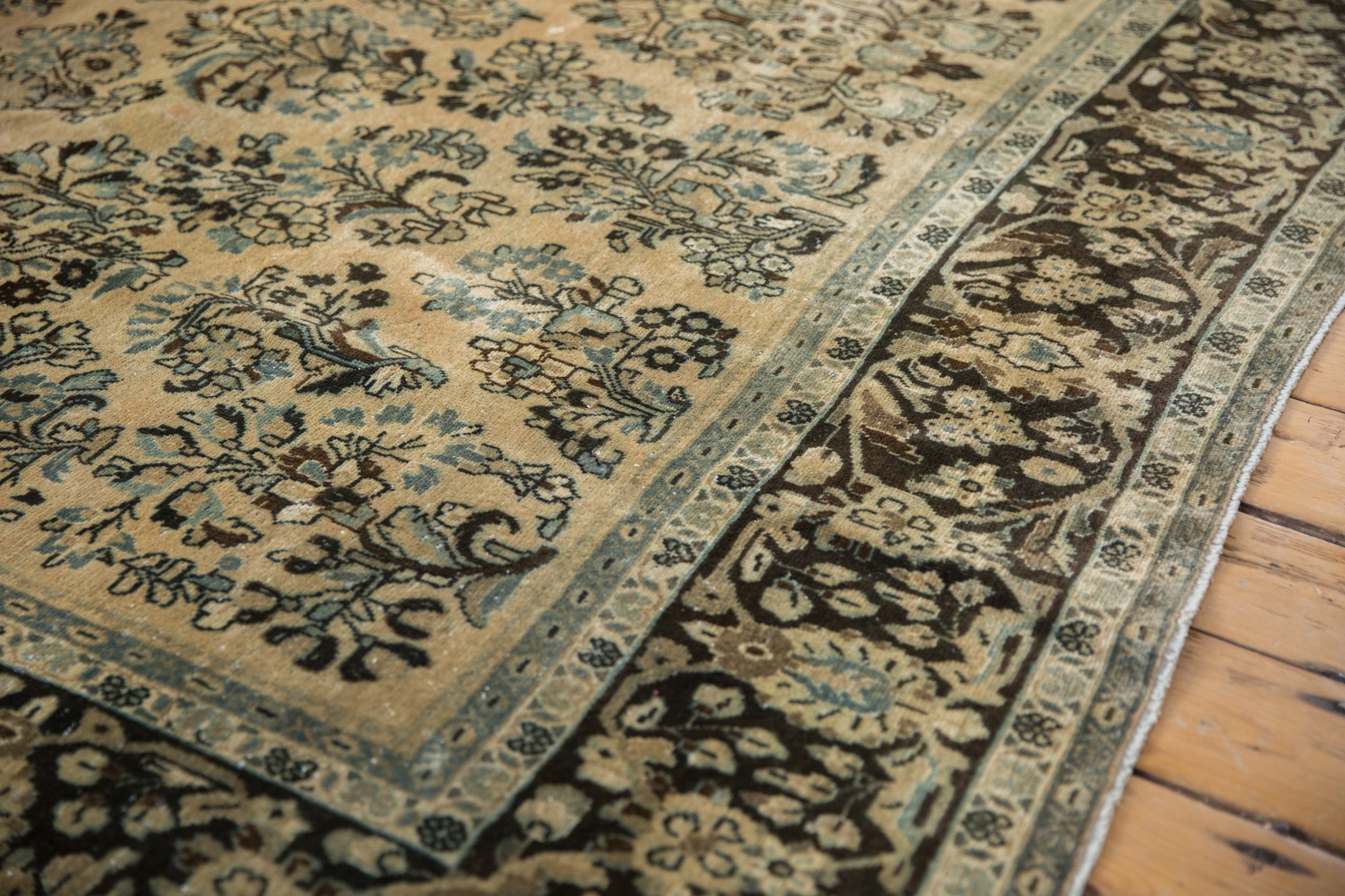 8.5x11.5 Vintage Distressed Arak Carpet