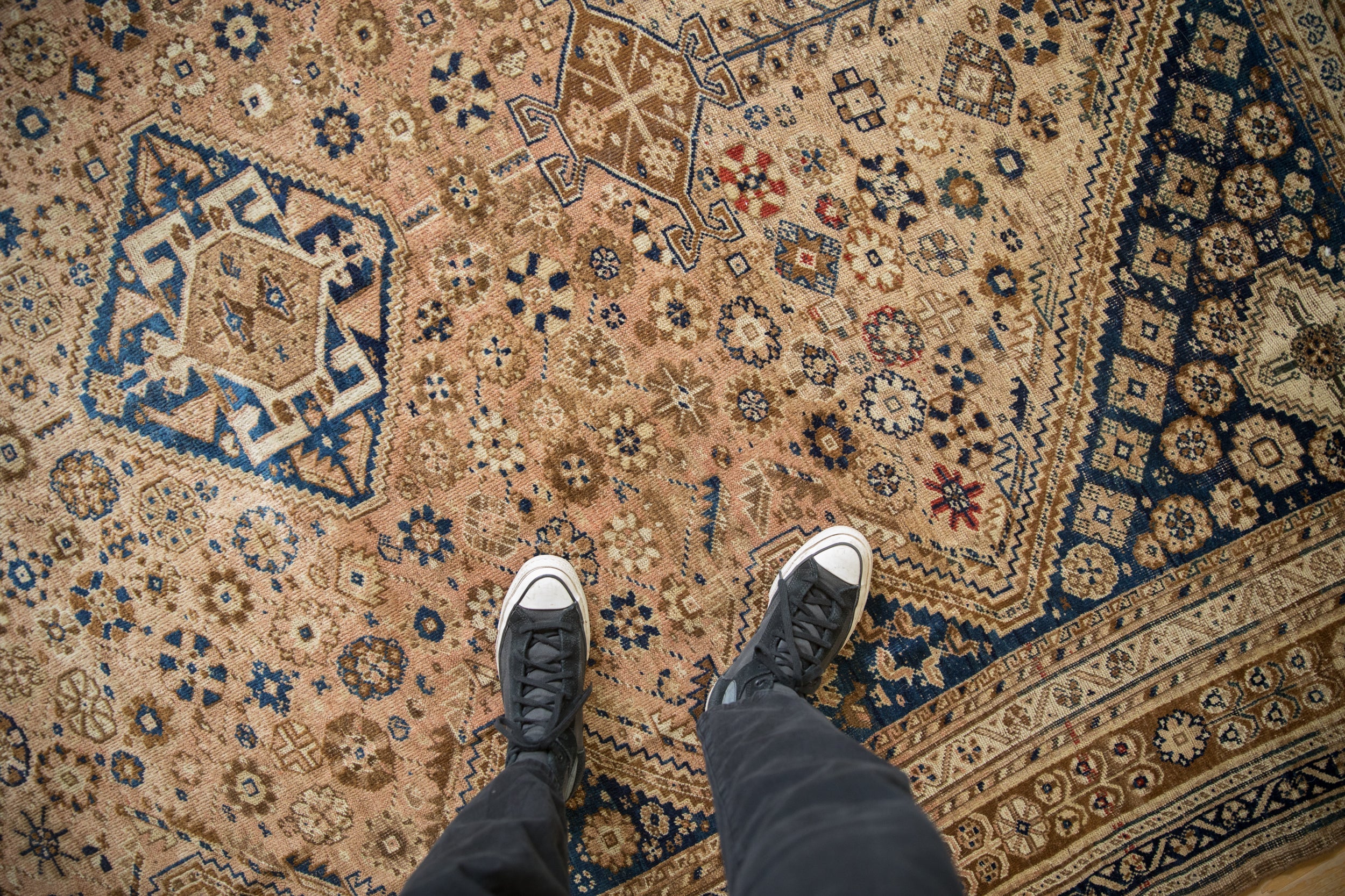 7.5x9.5 Vintage Distressed Qashqai Carpet