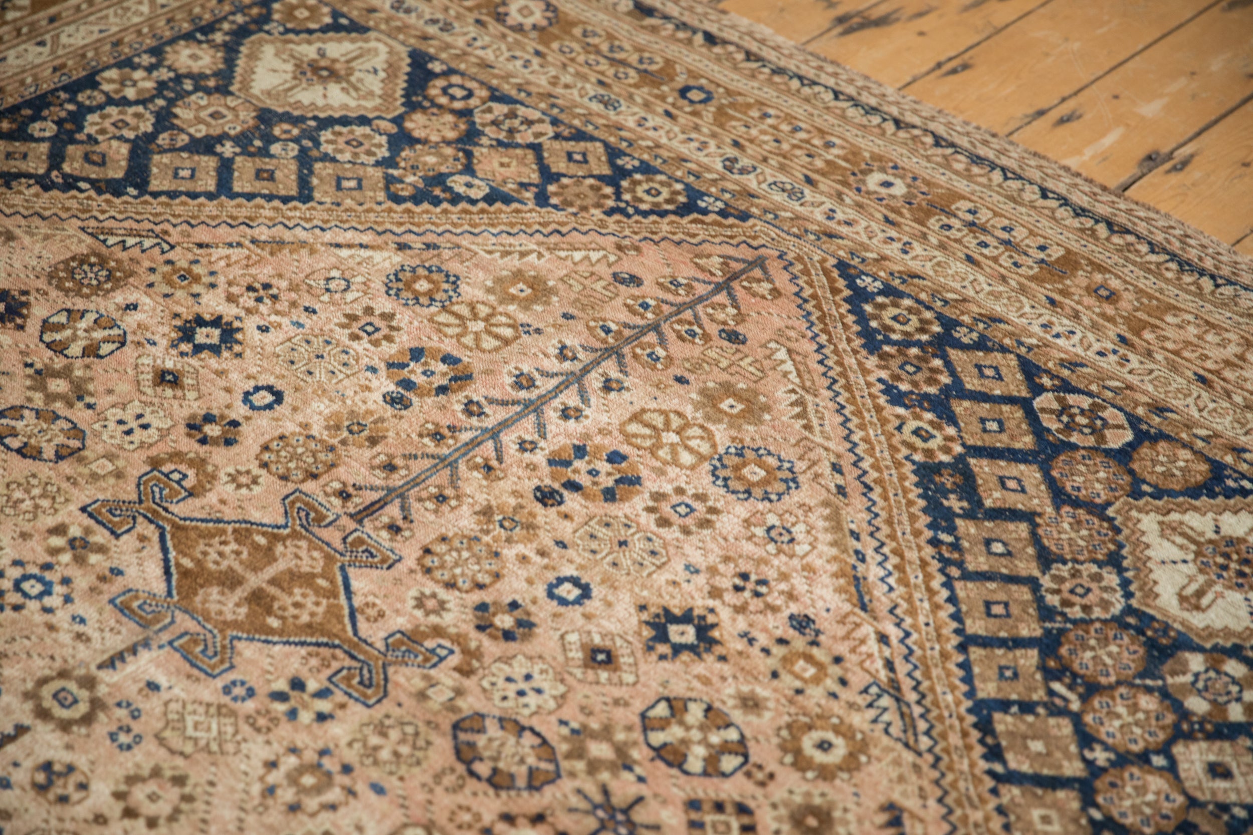 7.5x9.5 Vintage Distressed Qashqai Carpet