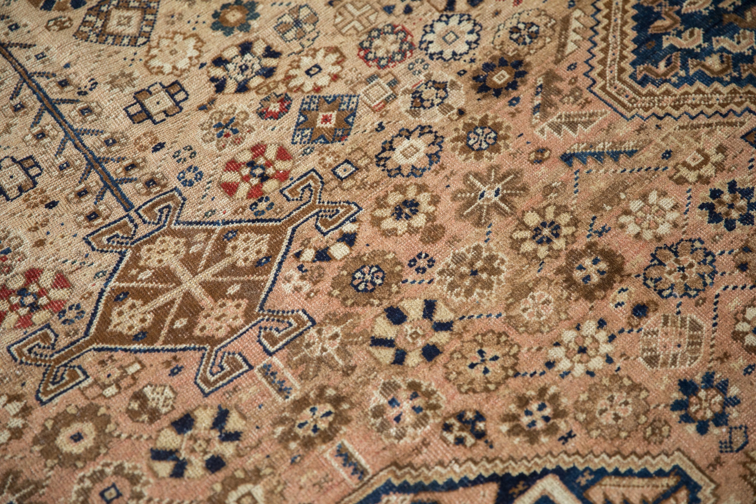 7.5x9.5 Vintage Distressed Qashqai Carpet