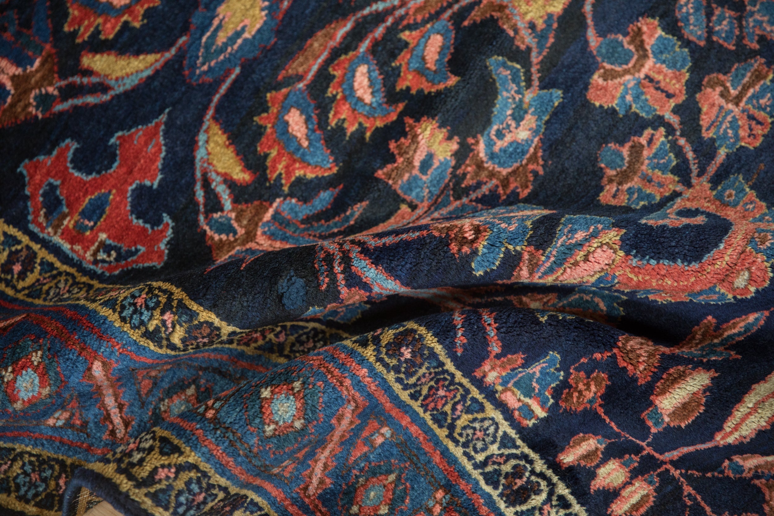 5.5x7.5 Vintage Fine Lilihan Carpet